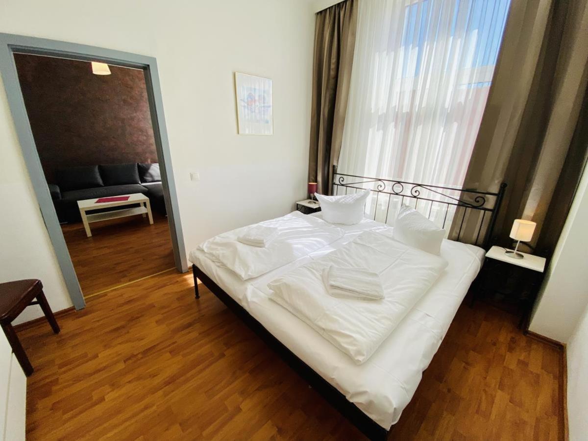 Doppelzimmer Zapfhahn, Direkt Am Alten Strom Rostock Bagian luar foto